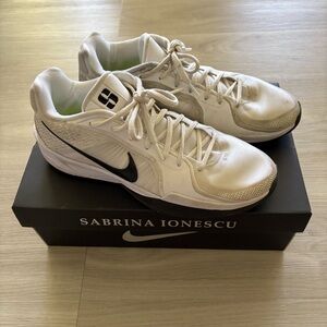 NIKE Sabrina 2 Size:12
